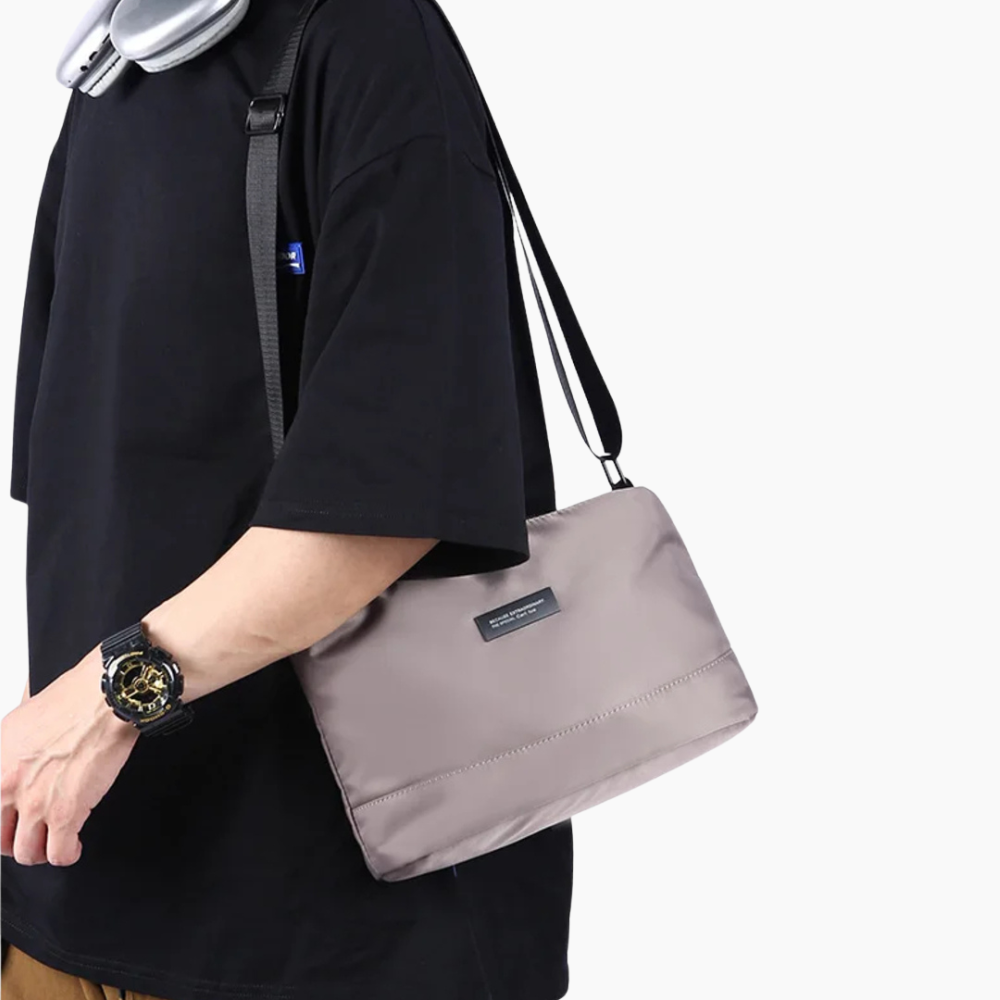 Léon – axelremsväska i tyg - skötväska med många fack | Carryelle