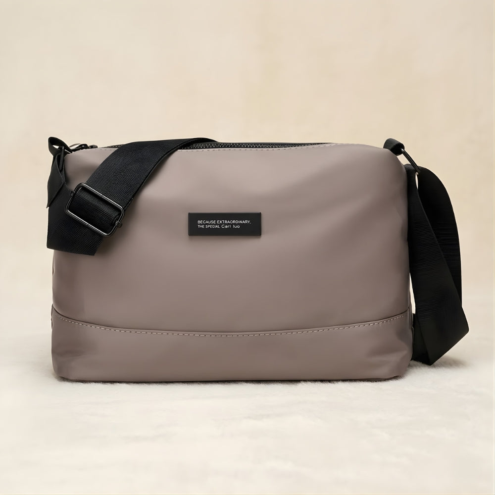 Léon – axelremsväska i tyg - skötväska med många fack | Carryelle